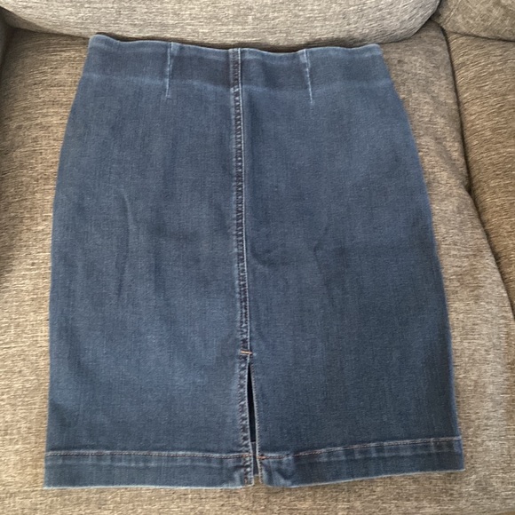 Loft - Picture 2 of 5